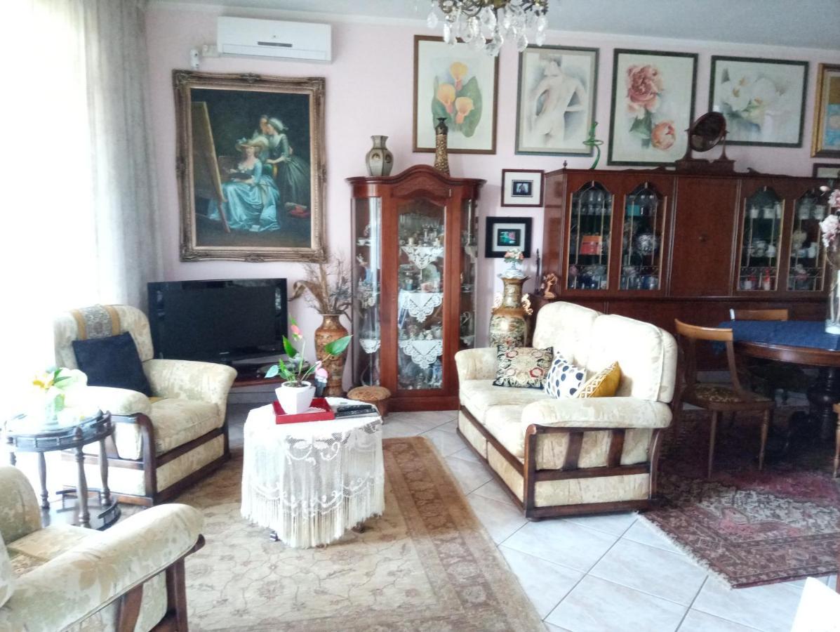 วิลลา คอเรียส Bed & Breakfast Siliqua ภายนอก รูปภาพ