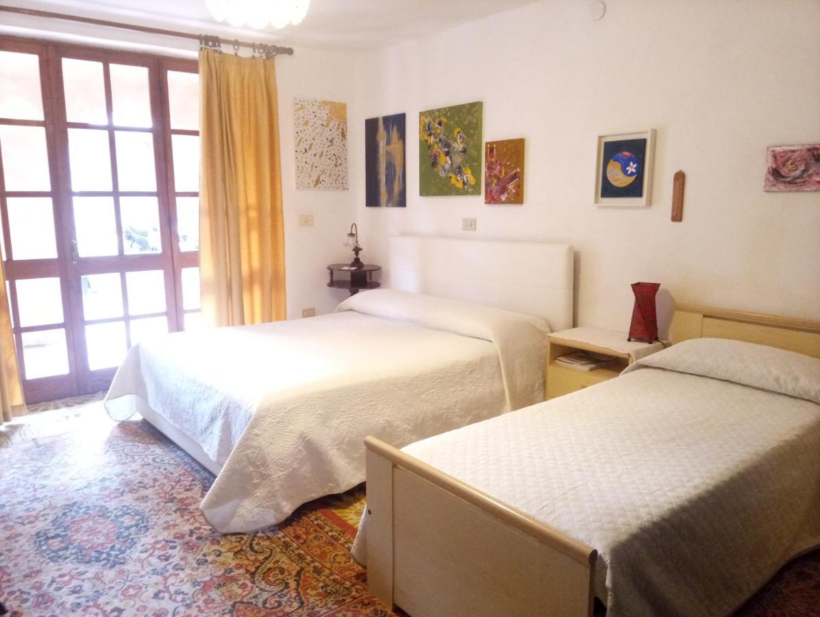 วิลลา คอเรียส Bed & Breakfast Siliqua ภายนอก รูปภาพ