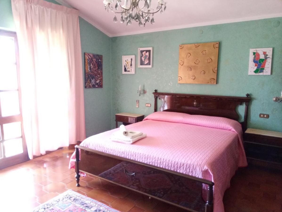 วิลลา คอเรียส Bed & Breakfast Siliqua ภายนอก รูปภาพ