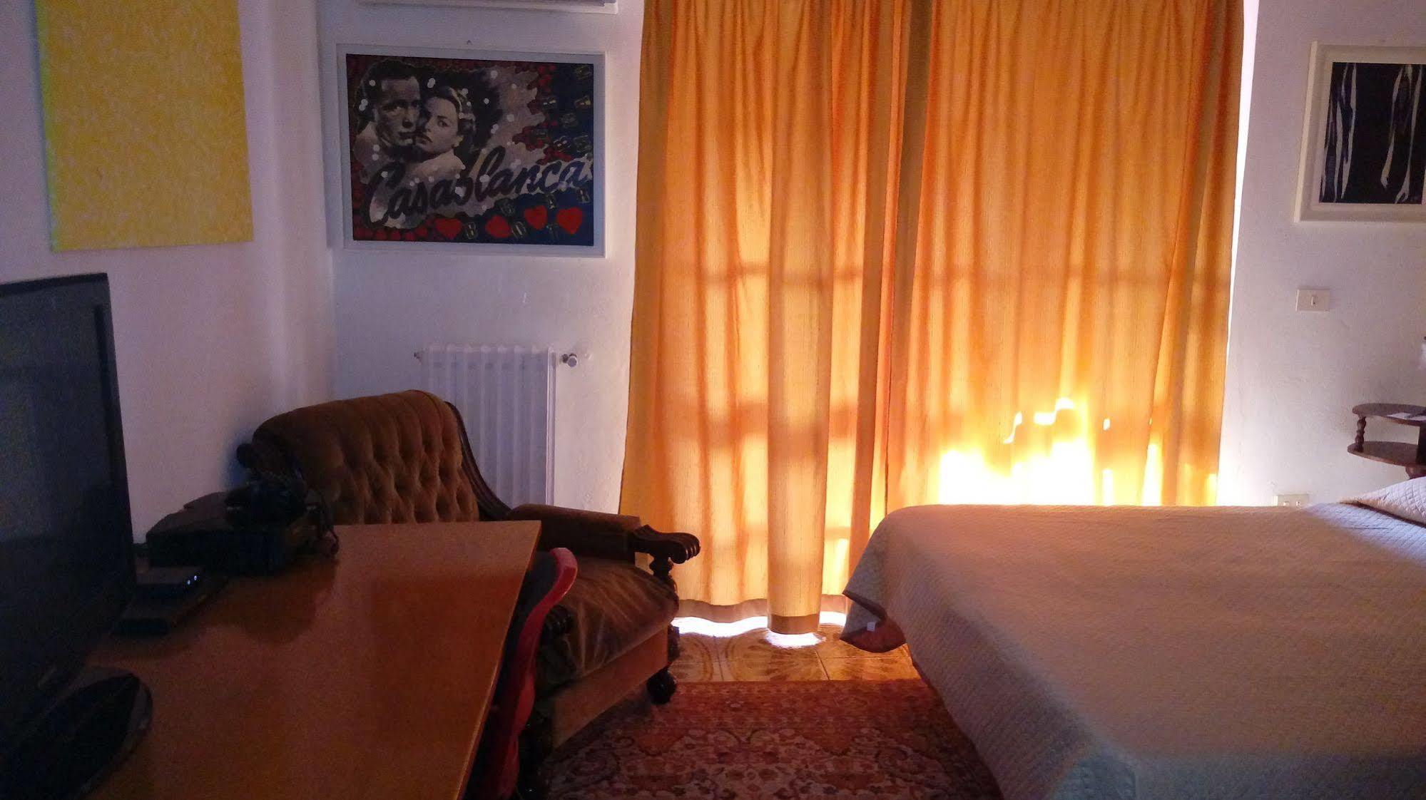 วิลลา คอเรียส Bed & Breakfast Siliqua ภายนอก รูปภาพ
