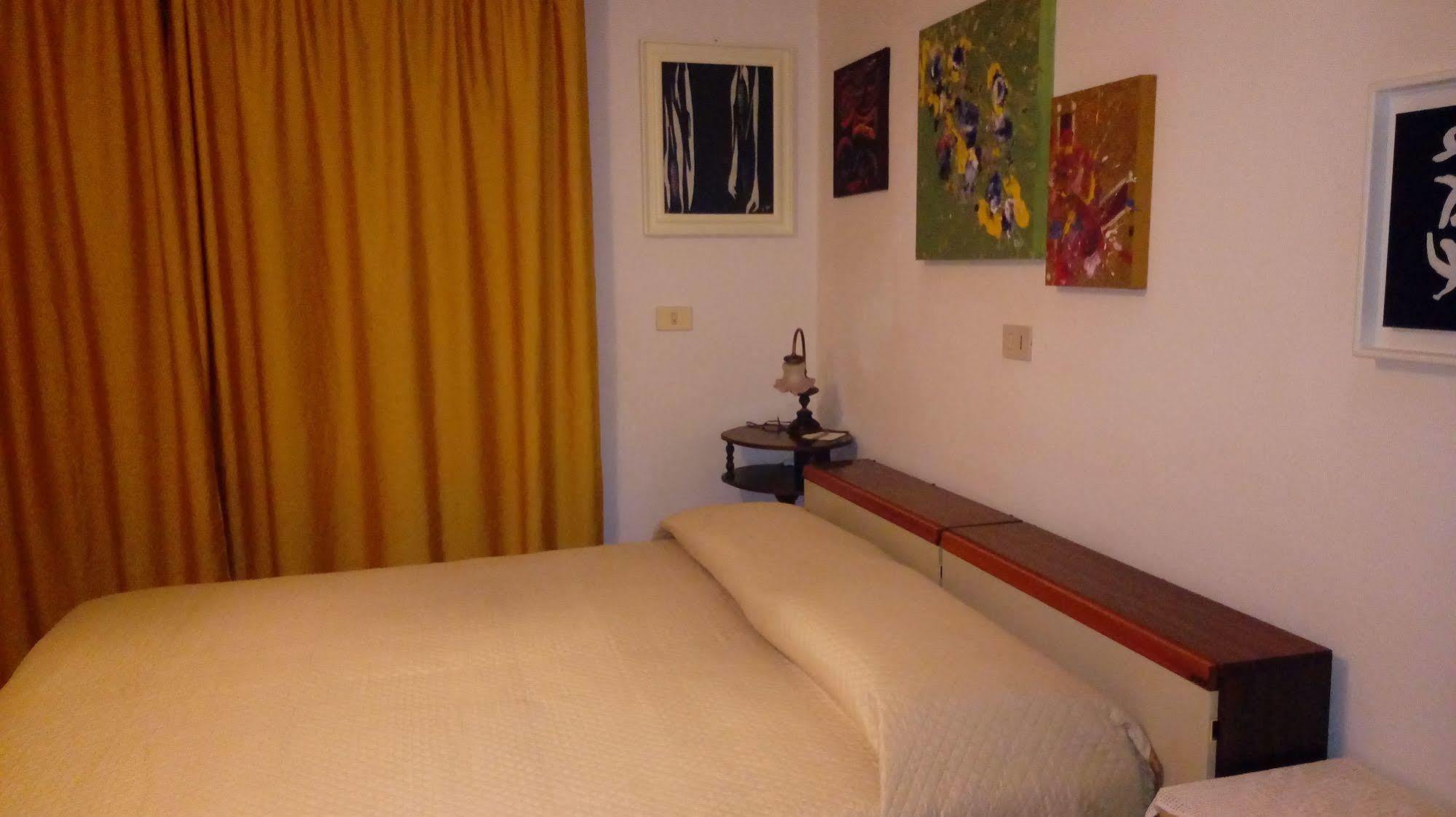 วิลลา คอเรียส Bed & Breakfast Siliqua ภายนอก รูปภาพ