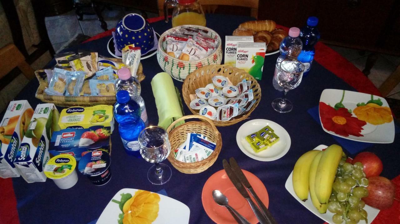 วิลลา คอเรียส Bed & Breakfast Siliqua ภายนอก รูปภาพ