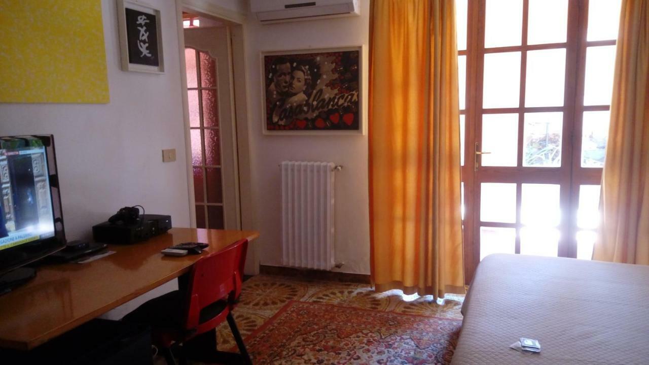วิลลา คอเรียส Bed & Breakfast Siliqua ภายนอก รูปภาพ