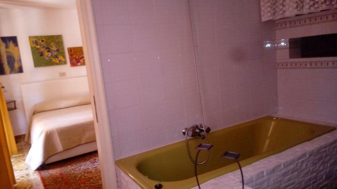 วิลลา คอเรียส Bed & Breakfast Siliqua ภายนอก รูปภาพ