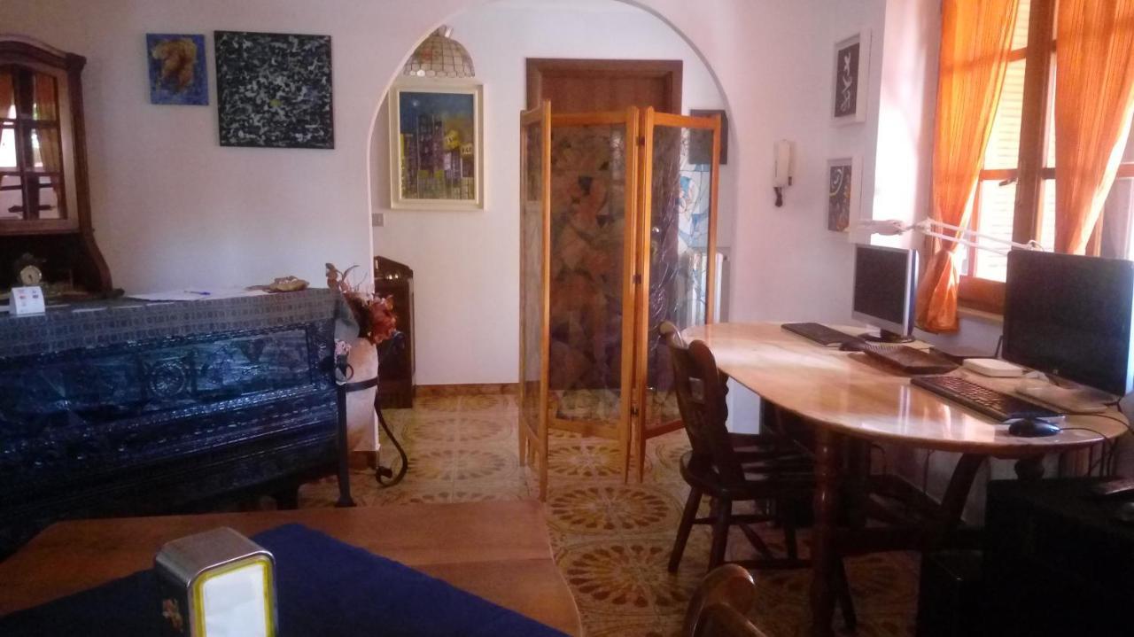 วิลลา คอเรียส Bed & Breakfast Siliqua ภายนอก รูปภาพ